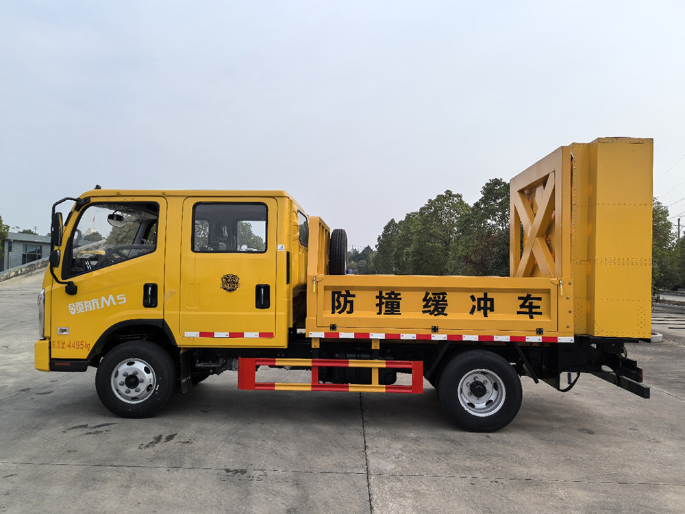 福田M5双排座蓝牌80K防撞车